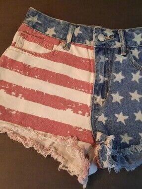 🇺🇲Let the Sparks Fly🧨 Sassy Bullhead American Flag Print 2" Denim Jean Shorts
